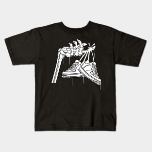 sneaker love to dead Kids T-Shirt